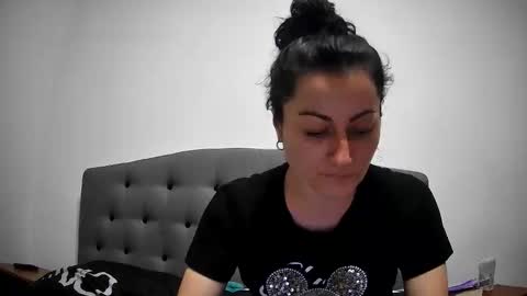 Mikyloveu online show from 03.12.26