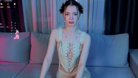 Milkiss online show from 12.16.25