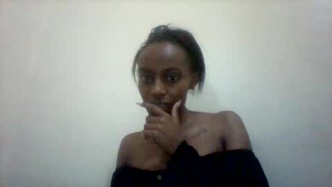Snapshot of mil_milon chatting on 05.27.26 Milo online show from 05.27.26