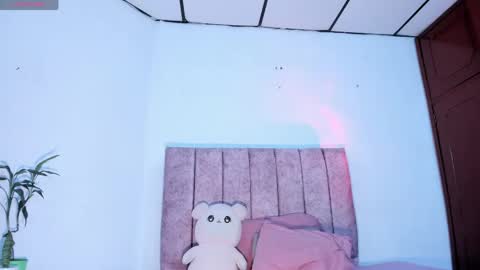 mila_1wood online show from 05.05.26