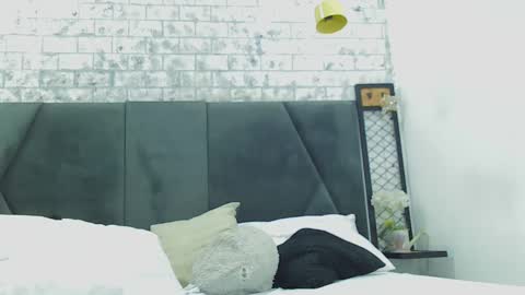 mila_adamss online show from 01.12.25