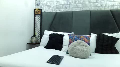 mila_adamss online show from 02.19.25