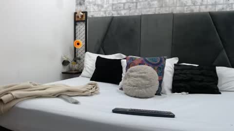 mila_adamss online show from 12.19.25