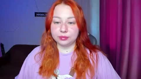 Snapshot of mila_foxxxy chatting on 09.19.25 Mila shy sensual person  online show from 09.19.25