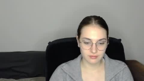 mila_keyy online show from 04.27.26