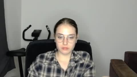 Snapshot of mila_keyy chatting on 05.30.26 mila_keyy online show from 05.30.26
