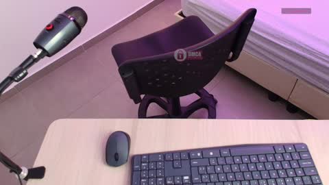 Snapshot of mila_kiitty chatting on 01.11.25 Milena  online show from 01.11.25