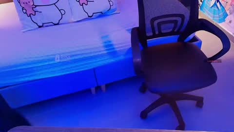 Snapshot of mila_kiitty chatting on 04.23.26 Milena online show from 04.23.26