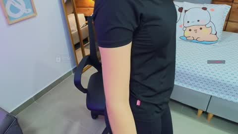 Snapshot of mila_kiitty chatting on 05.23.26 Milena online show from 05.23.26