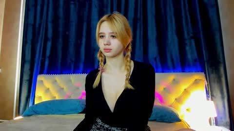 mila_kinor online show from 02.24.25