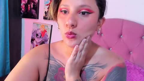 Snapshot of mila_nixon01 chatting on 10.20.25 MILA  online show from 10.20.25