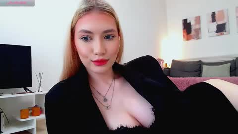 Snapshot of mila_nowak chatting on 05.07.26 mila nowak online show from 05.07.26
