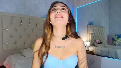 Snapshot of mila_smirnovavk chatting on 11.14.25 MILA online show from 11.14.25