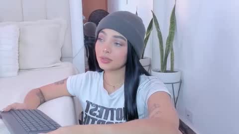 mila_stark333 online show from 04.14.26