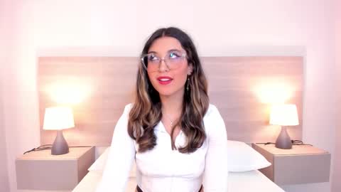 Snapshot of mila_thomass chatting on 03.04.26 mila_thomass online show from 03.04.26