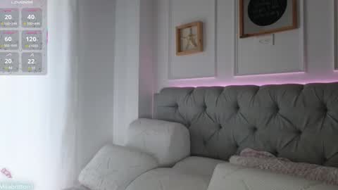 Snapshot of milabritton1 chatting on 03.11.25 Vale online show from 03.11.25