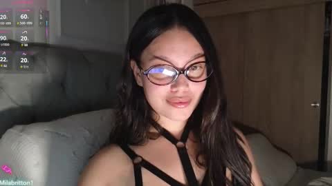 Snapshot of milabritton1 chatting on 11.22.25 Vale online show from 11.22.25