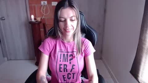 Snapshot of milacoxx8819 chatting on 01.30.25 milacoxx8819 online show from 01.30.25