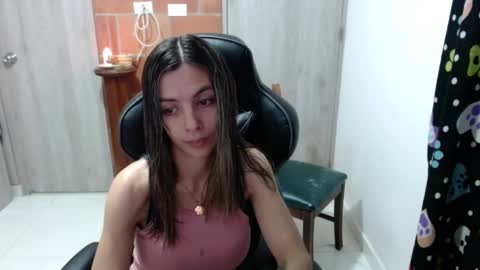 Snapshot of milacoxx8819 chatting on 01.31.25 milacoxx8819 online show from 01.31.25