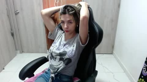Snapshot of milacoxx8819 chatting on 02.09.25 milacoxx8819 online show from 02.09.25