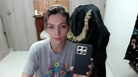 Snapshot of milacoxx8819 chatting on 02.12.25 milacoxx8819 online show from 02.12.25