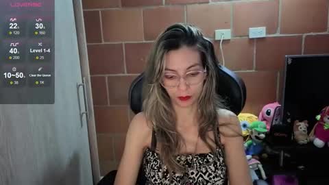 Snapshot of milacoxx8819 chatting on 10.19.25 milacoxx8819 online show from 10.19.25