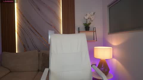 milacrave online show from 12.17.25