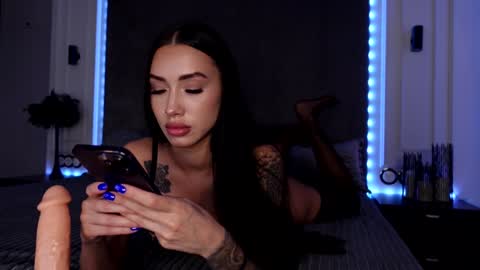 Mila       online show from 09.10.25