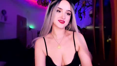MiladyJolie online show from 12.22.24