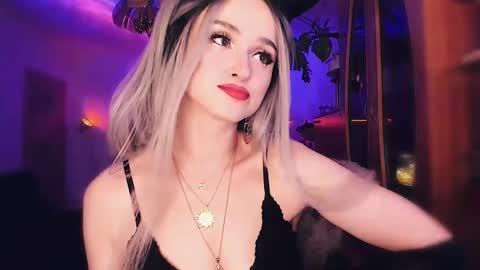 MiladyJolie online show from 03.04.25