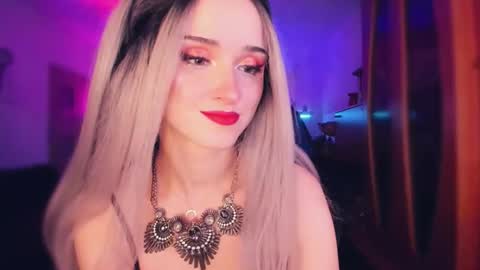 MiladyJolie online show from 11.11.25