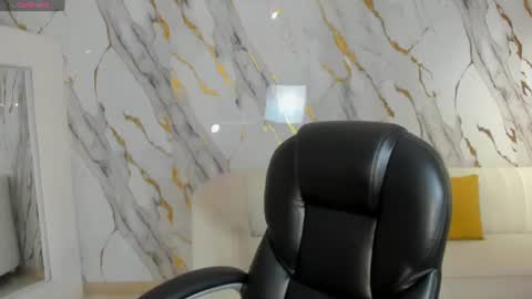 Snapshot of milalawrence_ chatting on 06.15.26 Mila online show from 06.15.26