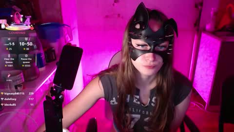 Snapshot of milana_sexwife chatting on 10.20.25 Dan and Milana online show from 10.20.25