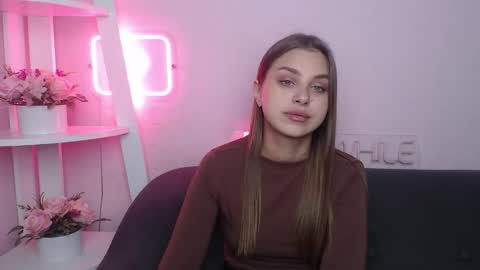 Snapshot of milanaangelas chatting on 09.21.25 milanaangelas online show from 09.21.25