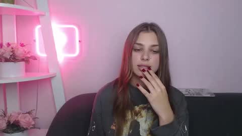 milanaangelas online show from 10.26.25