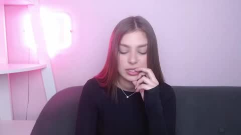 milanaangelas online show from 04.12.26