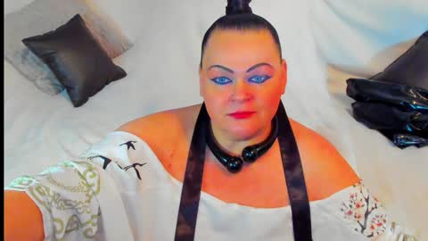 Snapshot of milanabiegert chatting on 01.02.25 Lana online show from 01.02.25