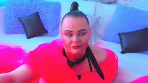 Snapshot of milanabiegert chatting on 02.14.25 Lana online show from 02.14.25