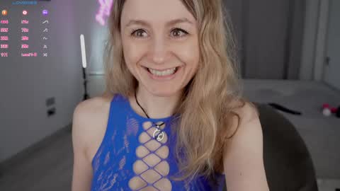 Snapshot of milanacamgirl chatting on 05.14.26 Milana online show from 05.14.26