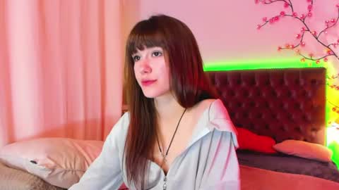 Snapshot of milanahottss chatting on 07.16.26 Milana online show from 07.16.26