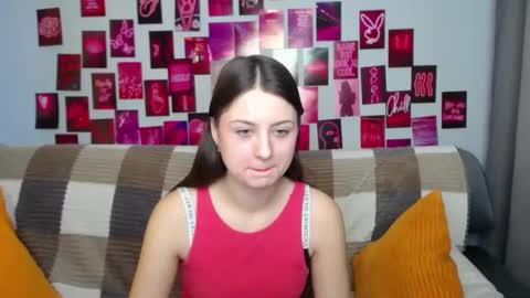 milanaroz online show from 02.21.25