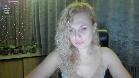 milanna_x online show from 10.12.25