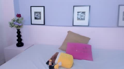 Mila Rose online show from 01.02.25