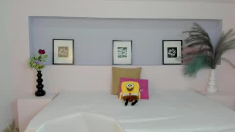 Mila Rose online show from 01.04.25