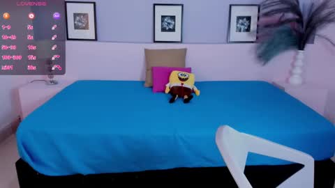 Mila Rose online show from 01.12.25