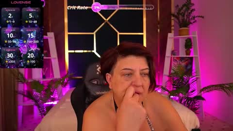 Snapshot of milaskyy chatting on 10.20.25 milaskyy online show from 10.20.25