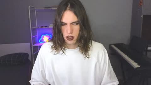 Snapshot of milaslovv chatting on 12.26.24 Mila online show from 12.26.24