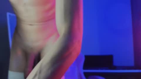 Snapshot of milaslovv chatting on 03.07.25 Mila online show from 03.07.25