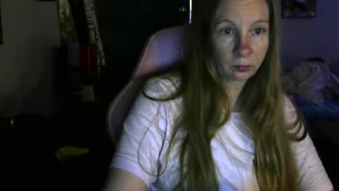 Snapshot of milastoned chatting on 04.22.26 Mila online show from 04.22.26