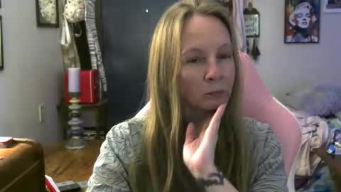 Snapshot of milastoned chatting on 04.24.26 Mila online show from 04.24.26